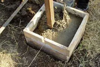 Фундамент під огорожу своїми руками бетонування, заливка (руками) Фундамент під огорожу своїми руками бетонування, заливка