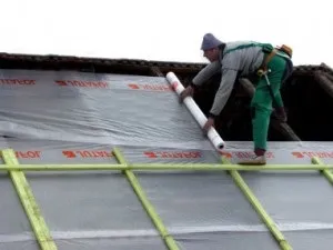 Гідроізоляція під металочерепицю правила вибору і способи монтажу (металочерепицю) Гідроізоляція під металочерепицю правила вибору і способи монтажу