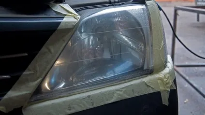 Дивись в обидва як самостійно полірувати фари