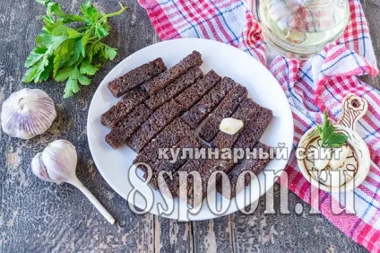 Грінки з чорного хліба з часником - 8 (часником) Грінки з чорного хліба з часником - 8