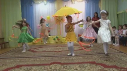 Виготовлення палички зі стрічкою для танців (дитячі вироби) Виготовлення палички зі стрічкою для танців
