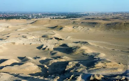 Каїр і вершина піраміди Хеопса, фото новини (африка) Каїр і вершина піраміди Хеопса, фото новини