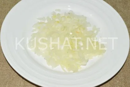 Кабачки, фаршировані фаршем в духовці