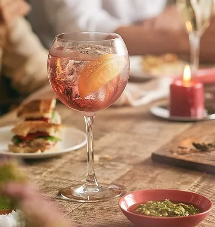 Як і з чим пити мартіні Розато - закуска і рецепти коктейлів (Martini Rosato Martini) Як і з чим пити мартіні Розато - закуска і рецепти коктейлів
