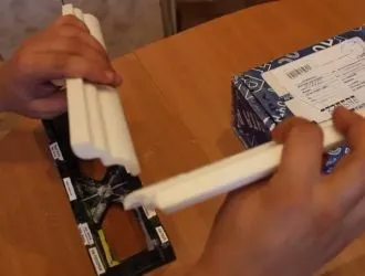 Як клеїти галтелі
