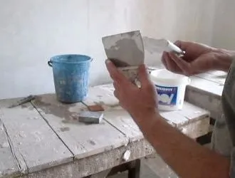 Як клеїти галтелі
