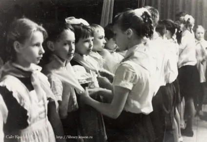 Як нас приймали в піонери ... перше піонерське доручення (піонери) Як нас приймали в піонери ... перше піонерське доручення
