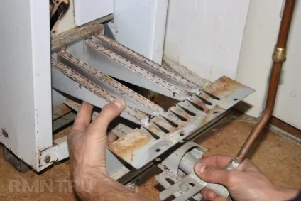 Як почистити газовий котел своїми руками (входження форсунки основний пальник) Як почистити газовий котел своїми руками