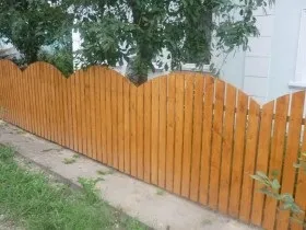 Як побудувати паркан з металевого або дерев'яного паркану своїми руками покрокова