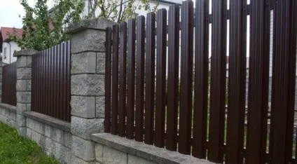 Як побудувати паркан з металевого або дерев'яного паркану своїми руками покрокова