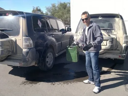 Як правильно переливати бензин з каністри в бак - авторський проект єва