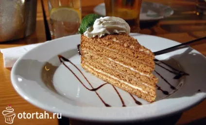 Як приготувати торт медовик - рецепт з фото