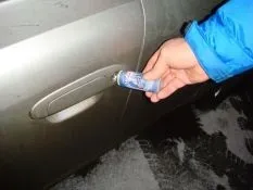 Як розморозити замок двері в машині (двері) Як розморозити замок двері в машині