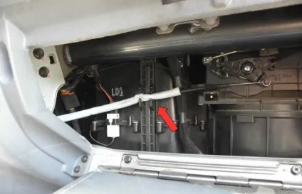 Як самому поміняти салонний фільтр на hyundai accent фото і відео (hyundai) Як самому поміняти салонний фільтр на hyundai accent фото і відео