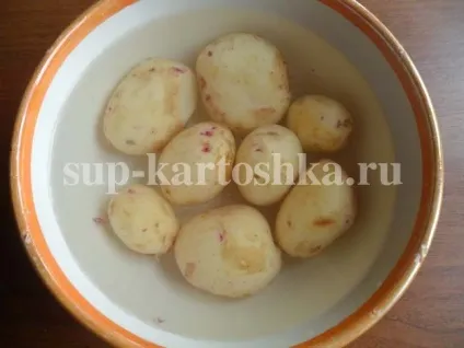 Молода картопля з кропом і маслом, готуємо смачно (кропом) Молода картопля з кропом і маслом, готуємо смачно