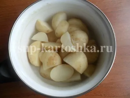 Молода картопля з кропом і маслом, готуємо смачно (маслом) Молода картопля з кропом і маслом, готуємо смачно