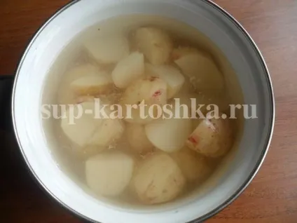 Молода картопля з кропом і маслом, готуємо смачно (кропом) Молода картопля з кропом і маслом, готуємо смачно