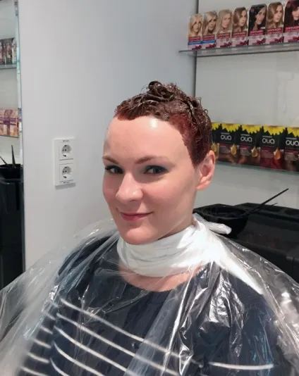 Моє перманентне фарбування garnier color naturals (більш холодний відтінок) Моє перманентне фарбування garnier color naturals