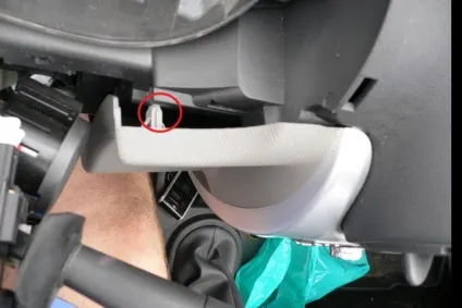 Як зняти щиток приладів в логан (новини renault) Як зняти щиток приладів в логан