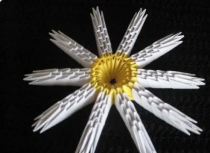 Як створюється орігамі «ромашка»