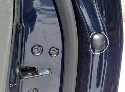 Як зняти дверну ручку на ford focus 2 є відповідь (focus) Як зняти дверну ручку на ford focus 2 є відповідь
