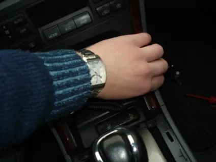 Як зняти штатну автомагнітолу (автомагнітолу) Як зняти штатну автомагнітолу