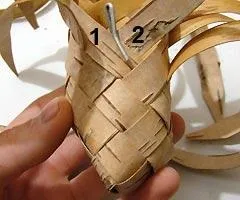 Як сплести лапті з берести