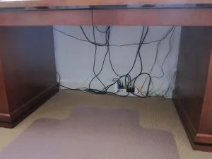 Як заховати дроти
