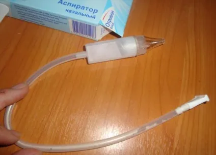 Як прибрати (відкачати) соплі у новонародженого (новонародженого) Як прибрати (відкачати) соплі у новонародженого