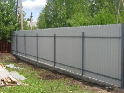 Як встановити паркан на дачі
