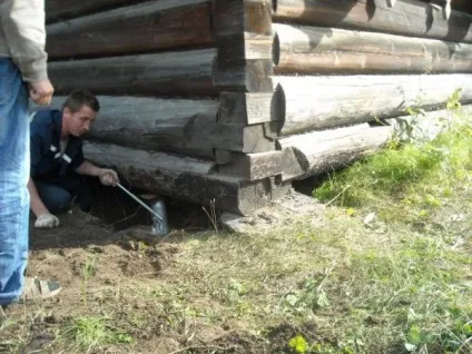 Як зміцнити фундамент старого дерев'яного та цегляного будинку - легка справа