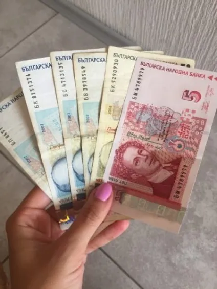 Яку валюту краще і вигідніше брати з собою в Болгарію долар або євро, сайт про подорожі по світу (яку валюту брати в Болгарію) Яку валюту краще і вигідніше брати з собою в Болгарію долар або євро, сайт про подорожі по світу