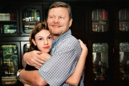 Як виглядають і чим займаються діти відомих радянських акторів (47 фото) - Трініксі (шлюбу) Як виглядають і чим займаються діти відомих радянських акторів (47 фото) - Трініксі
