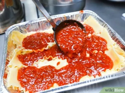 Як викласти шарами лазанью