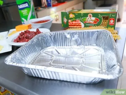 Як викласти шарами лазанью