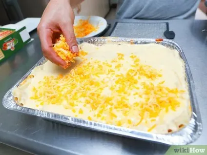 Як викласти шарами лазанью