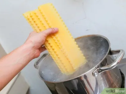 Як викласти шарами лазанью