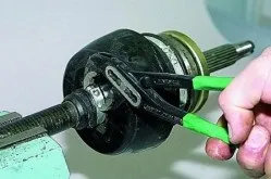 Як замінити внутрішній і зовнішній шрус переднього приводу ваз-21213 (як замінити внутрішній і зовнішній шрус переднього приводу ваз-21213) Як замінити внутрішній і зовнішній шрус переднього приводу ваз-21213