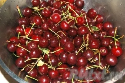 Як заморозити вишню - рецепт з фото (легко впоралася ягід) Як заморозити вишню - рецепт з фото