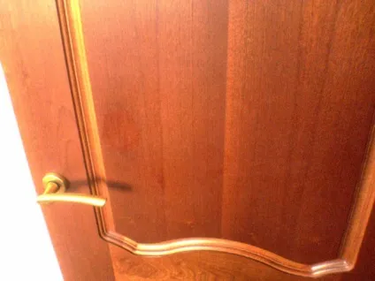 Як задекорувати старі двері