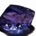 Камінь иолит (кордиерит)