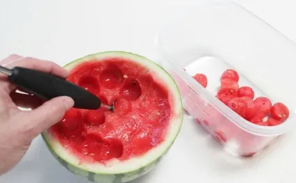 Канапе з фруктів