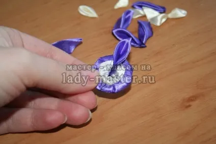 Канзаши з атласних стрічок для початківців майстер-клас шпильки і лебедя (стрічок) Канзаши з атласних стрічок для початківців майстер-клас шпильки і лебедя