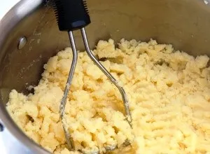Картопляне пюре в мультиварці покроковий кулінарний рецепт