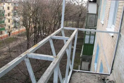 Каркас для обшивки балкона