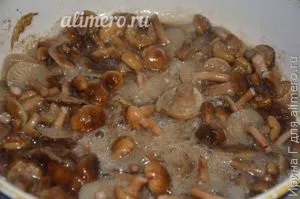 Картопля з опеньками на сковороді (картопля з грибами на сковороді) Картопля з опеньками на сковороді