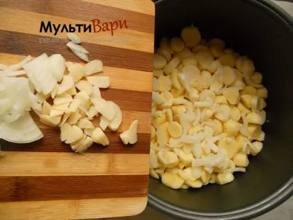 Картопля запечена з майонезом в мультиварці (картопля під майонезом) Картопля запечена з майонезом в мультиварці