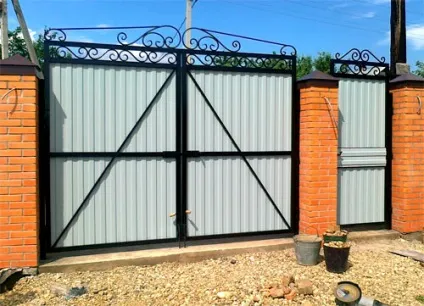Цегляні стовпи для воріт як їх зробити і кріпити (цегляні) Цегляні стовпи для воріт як їх зробити і кріпити