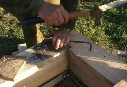 Кладка стін з бруса перший вінець (перший) Кладка стін з бруса перший вінець