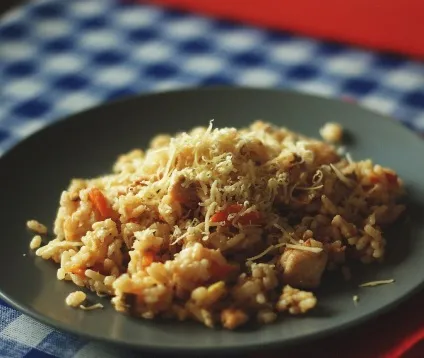 Класичний різотто з м'ясом і овочами, з куркою і грибами (італійське різотто з м'ясом з овочами з куркою з грибами приготування рецепт приготування в домашніх умовах інгредієнти покроково фото відео) Класичний різотто з м'ясом і овочами, з куркою і грибами